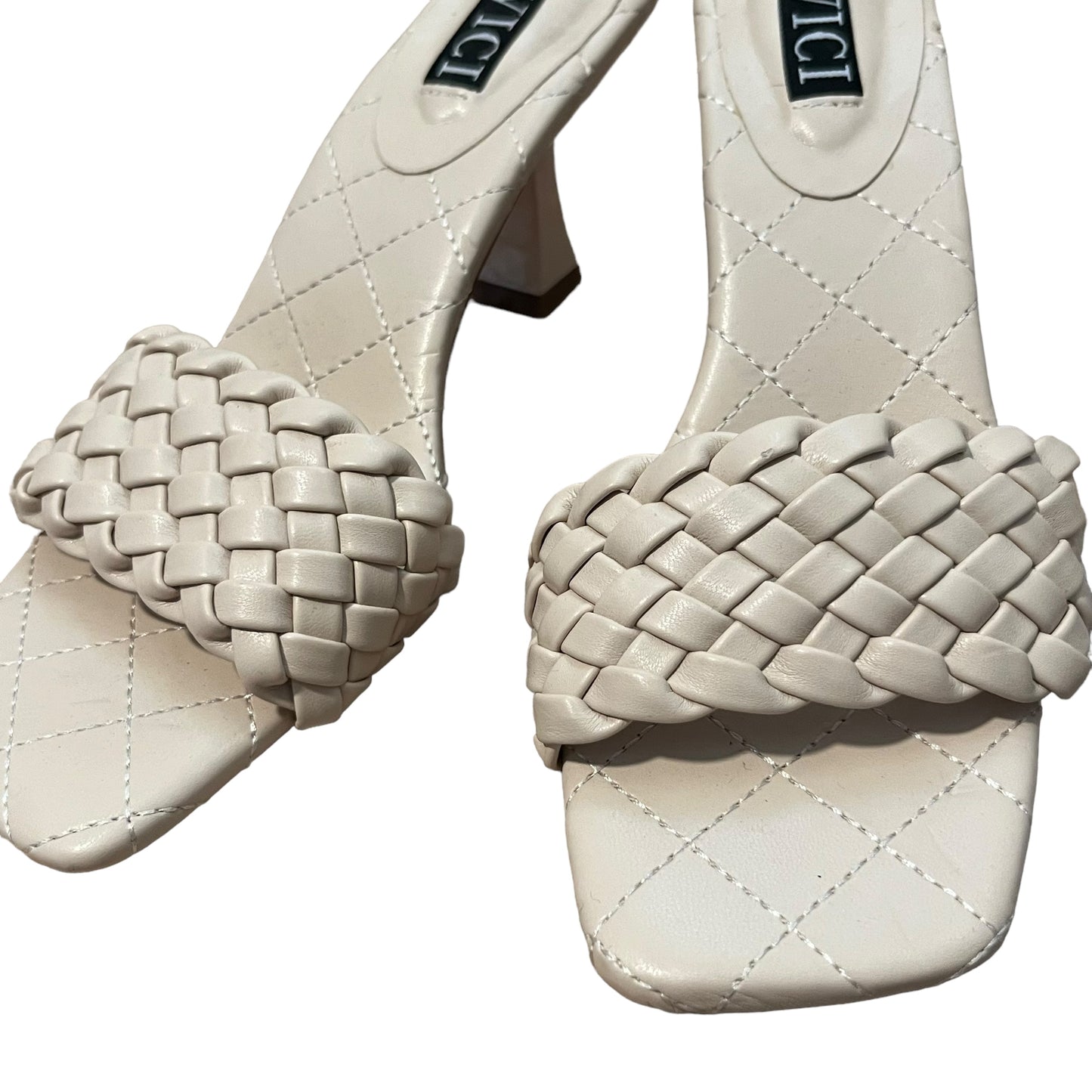 Cream Colored Knit Pattern Heels (w7)